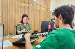 Lộ Trình Thủ Tục Cho Người Nước Ngoài: Chi Phí và Trình Tự Thực Hiện